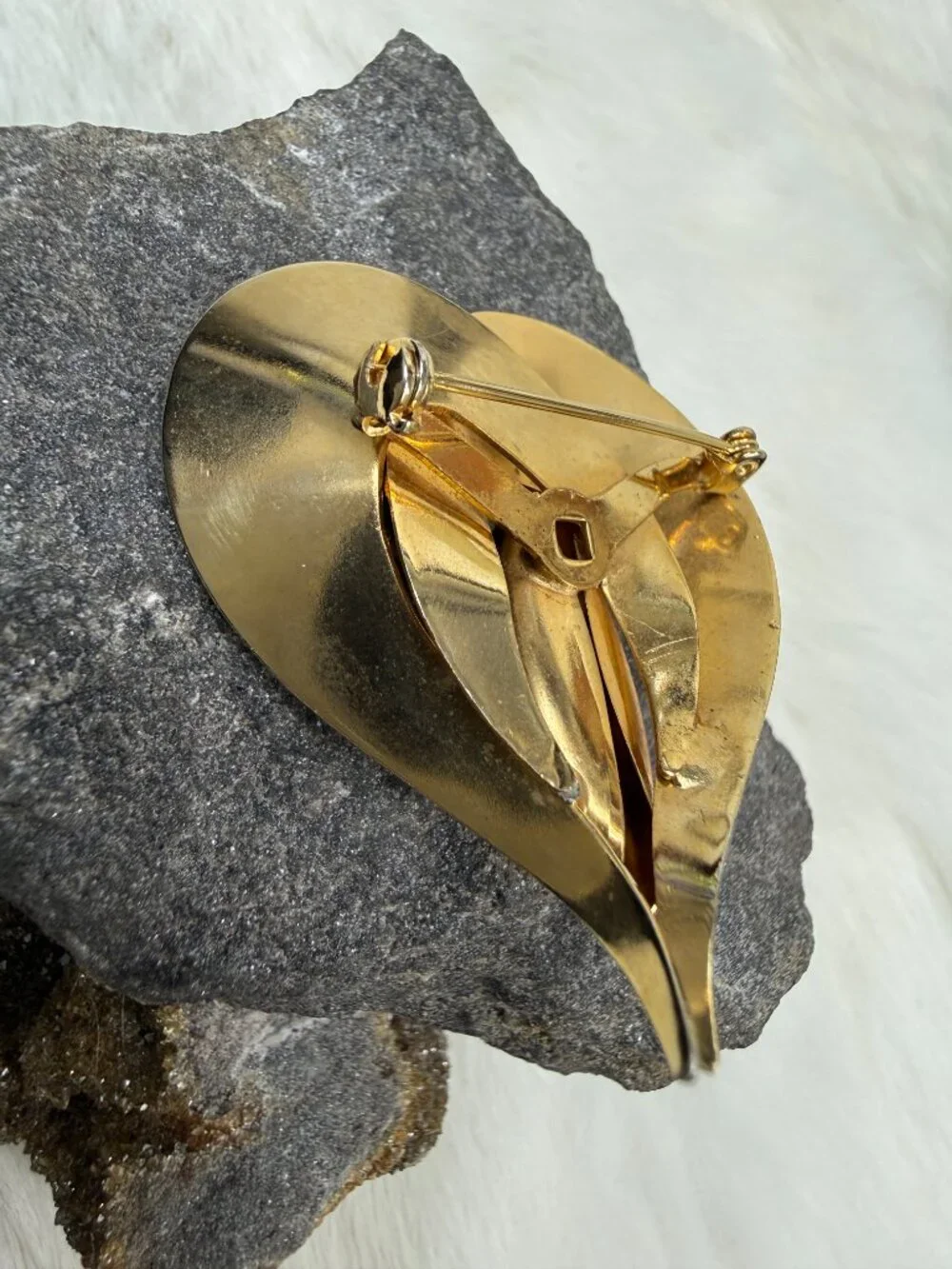 Vintage Textured Gold Tone Abstract Modernist Heart Brooch 2